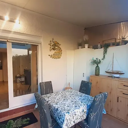 Villa Familiale Climatisée Avec Parking, Proche Et Commerces - Fr-1-782-87