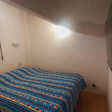 Villa Familiale Climatisée Avec Parking, Proche Et Commerces - Fr-1-782-87
